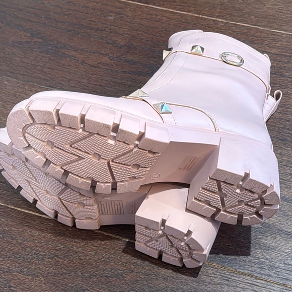 NWOT Cape Robbin Women's Pink Yuri Studded Boots Size 8 - Picture 5 of 7